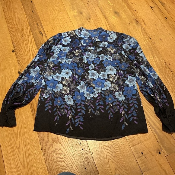 Elie Tahari Siobhan Floral Printed Silk Keyhole Blouse Dark Romantic Top M - Picture 9 of 10